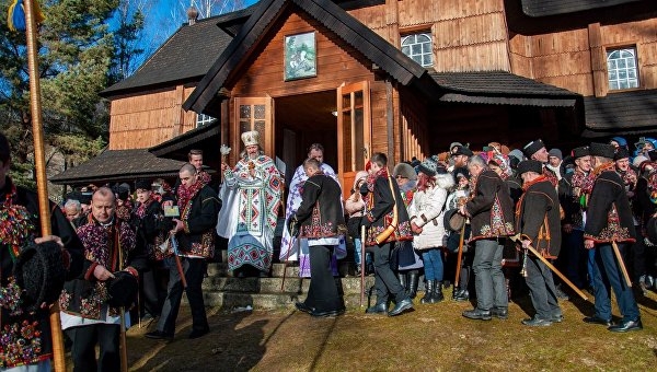Западная Украина между двумя Рождествами: Зеленский в «Буковеле», тонна героина во Львове и рост коммунальных тарифов везде Западная Украина между двумя Рождествами: Зеленский в «Буковеле», тонна героина во Львове и рост коммунальных тарифов везде