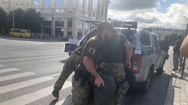 Западная Украина с 20 по 24 июля: «перформанс» с заложниками прославил Луцк, большая часть региона не может ослабить карантин, а в больнице Черновцов гуляют козы Западная Украина с 20 по 24 июля: «перформанс» с заложниками прославил Луцк, большая часть региона не может ослабить карантин, а в больнице Черновцов гуляют козы