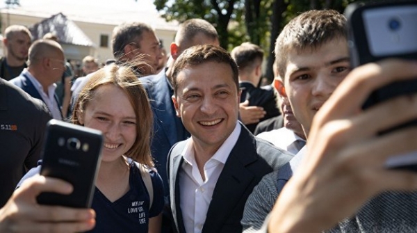 Зеленский спросил с операторов связи за некачественный интернет на Украине Зеленский спросил с операторов связи за некачественный интернет на Украине