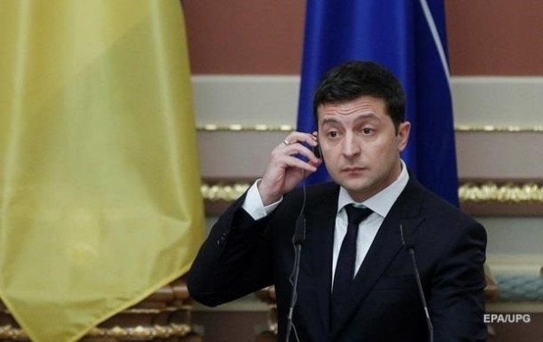 Зеленский внес в Раду законопроект о референдуме Зеленский внес в Раду законопроект о референдуме