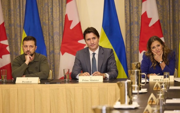 Зеленский встретился с бизнесменами Канады Зеленский встретился с бизнесменами Канады