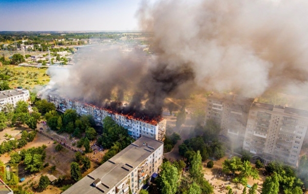 Жильцов горевшего дома в Новой Каховке отселят Жильцов горевшего дома в Новой Каховке отселят